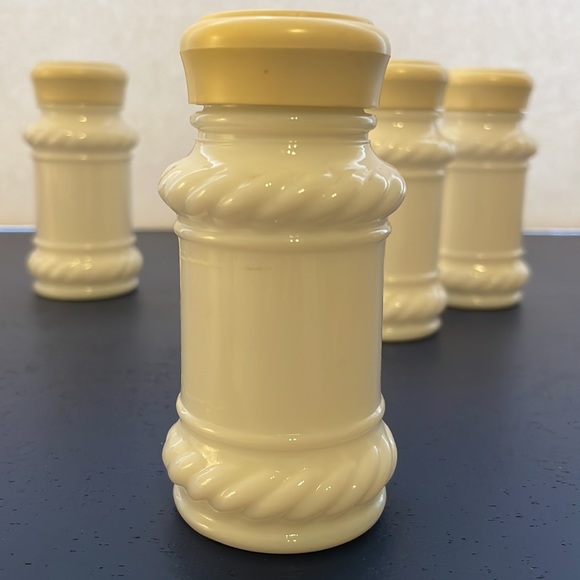 Vintage Set OF 5 Hazel Atlas Milk Glass Spice Jars - Picture 2 of 7